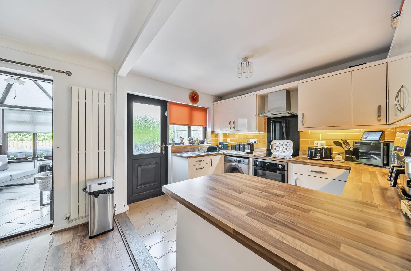 Gelli Aur, Treboeth, Swansea, SA5 9DF